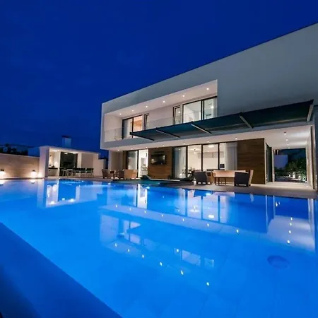 Nyaraló Ferienhaus Mit Privatpool Fur 8 Personen Ca 290 Qm In Primosten, Dalmatien Norddalmatien *