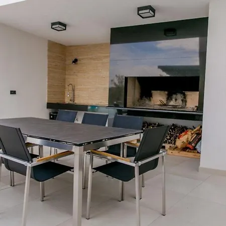 Ferienhaus Mit Privatpool Fur 8 Personen Ca 290 Qm In Primosten, Dalmatien Norddalmatien Nyaraló *
