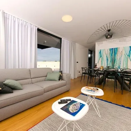 Ferienhaus Mit Privatpool Fur 8 Personen Ca 290 Qm In Primosten, Dalmatien Norddalmatien Nyaraló *